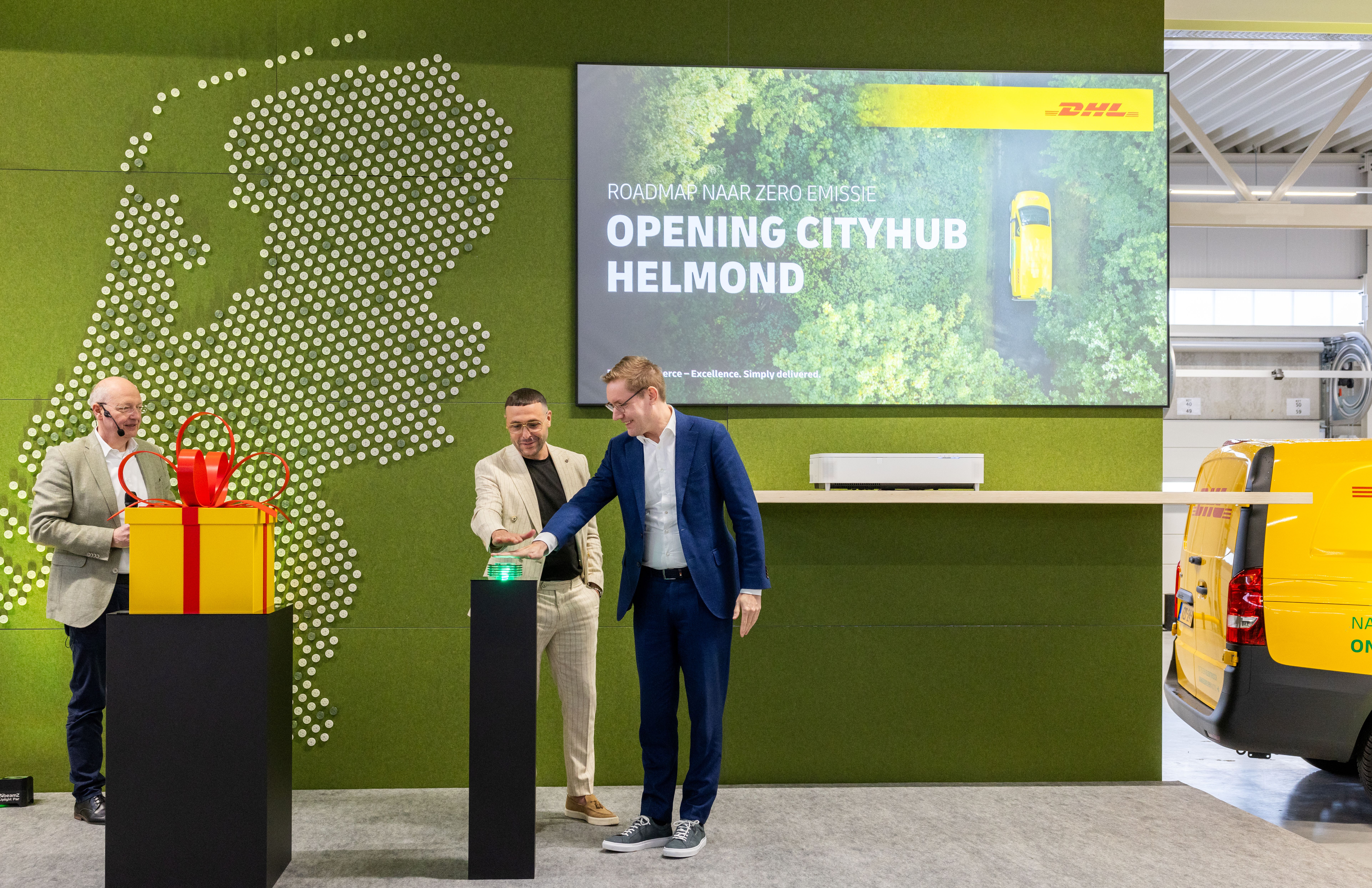 DHL-opent-duurzame-CityHub-in-Helmond